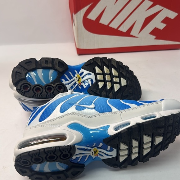 New Nike Air Max Plus Blue and White Sneakers men’s size 8 - Picture 6 of 6
